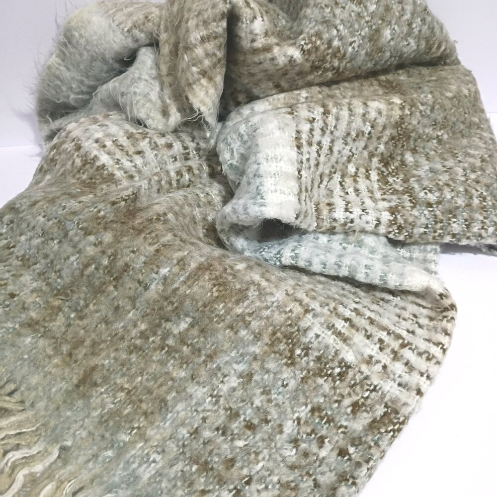 Throw Blanket Fuzzy Faux Alpaca Wool - Picture 10 of 10